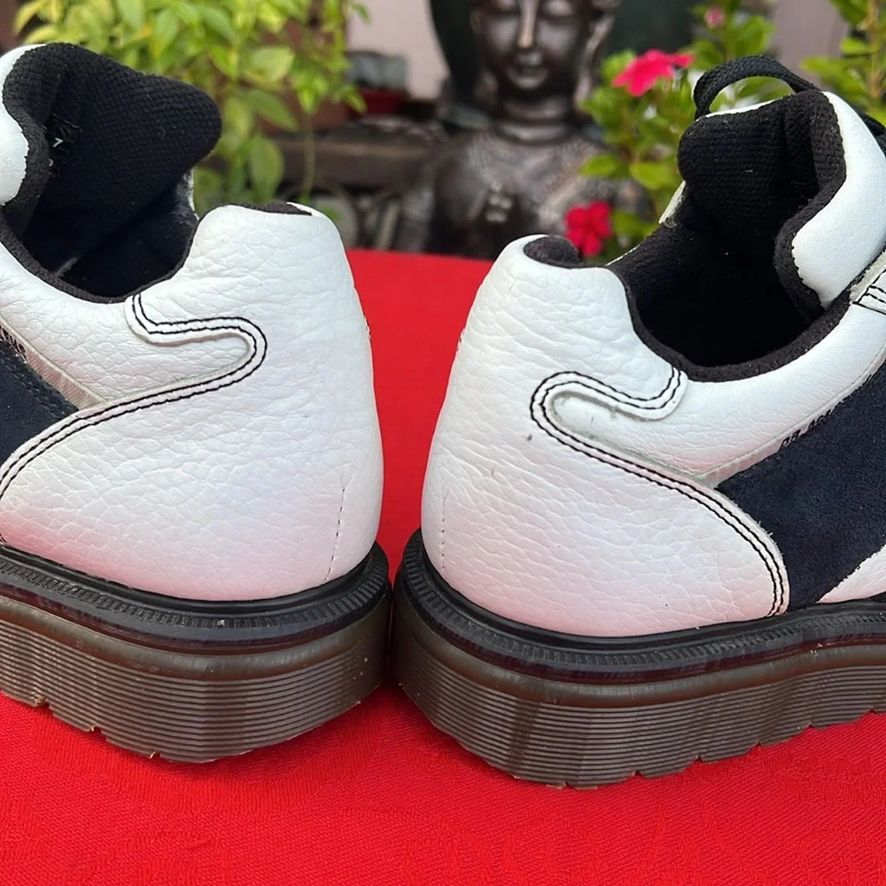 🏴󠁧󠁢󠁥󠁮󠁧󠁿 RARE Vintage Dr. Martens MIE White & Black Chunky Oxfords UK 7